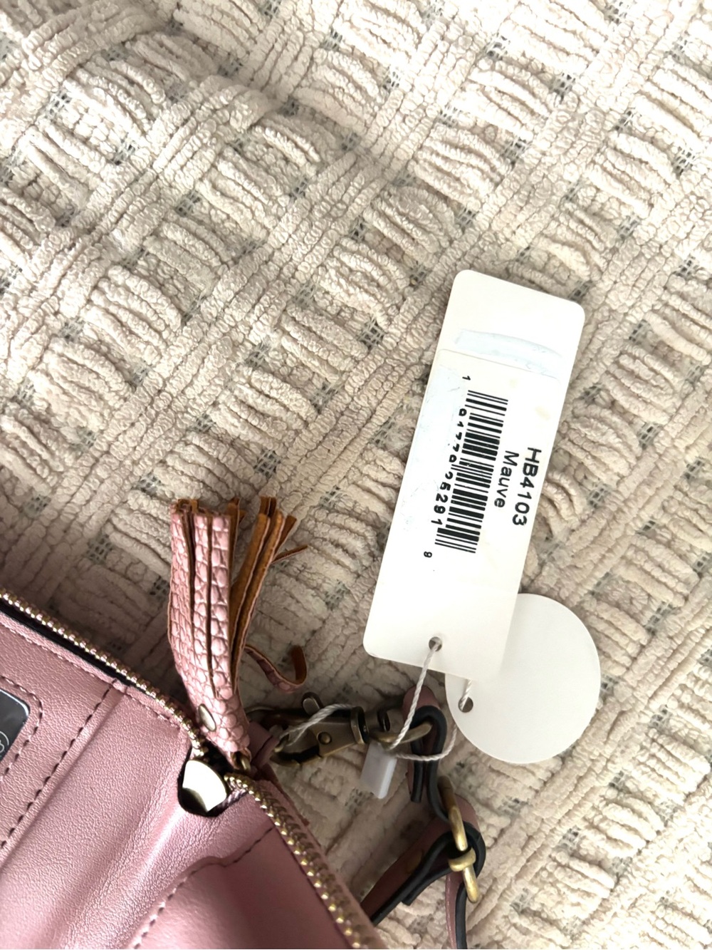 Simple Noelle Pink Textured Crossbody Bag with Gold Hardware - Picture 8 of 8